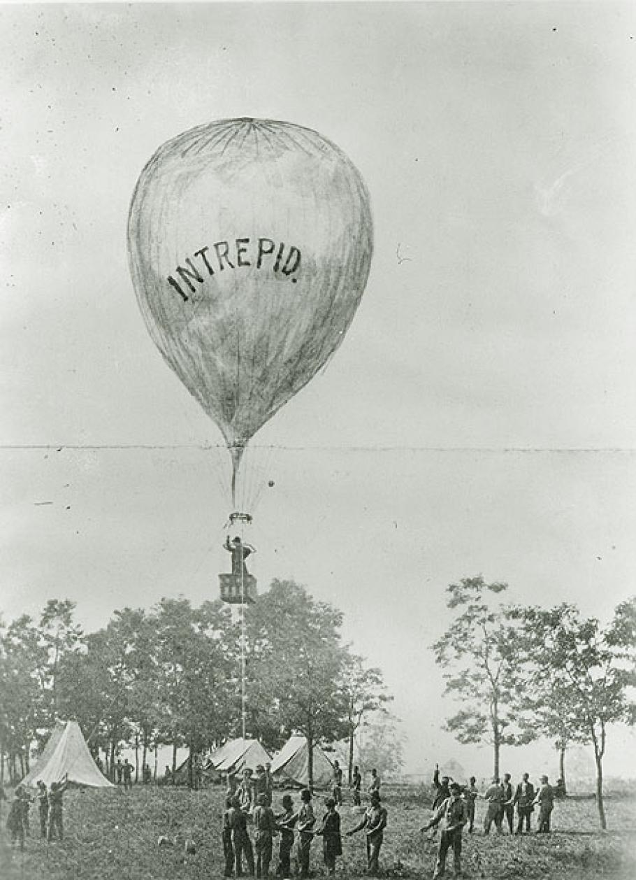 Thaddeus Lowe aloft in \"Intrepid\" Balloon